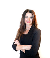 Rita Newton- business headshot